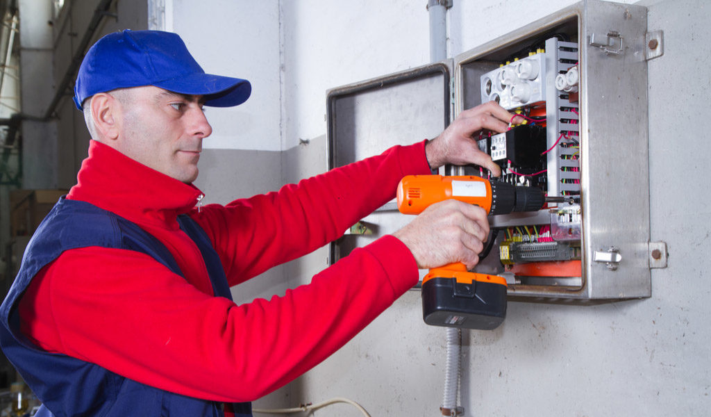 Electricians in Myrtle Beach, SC – Electrical Repairs You Can Do