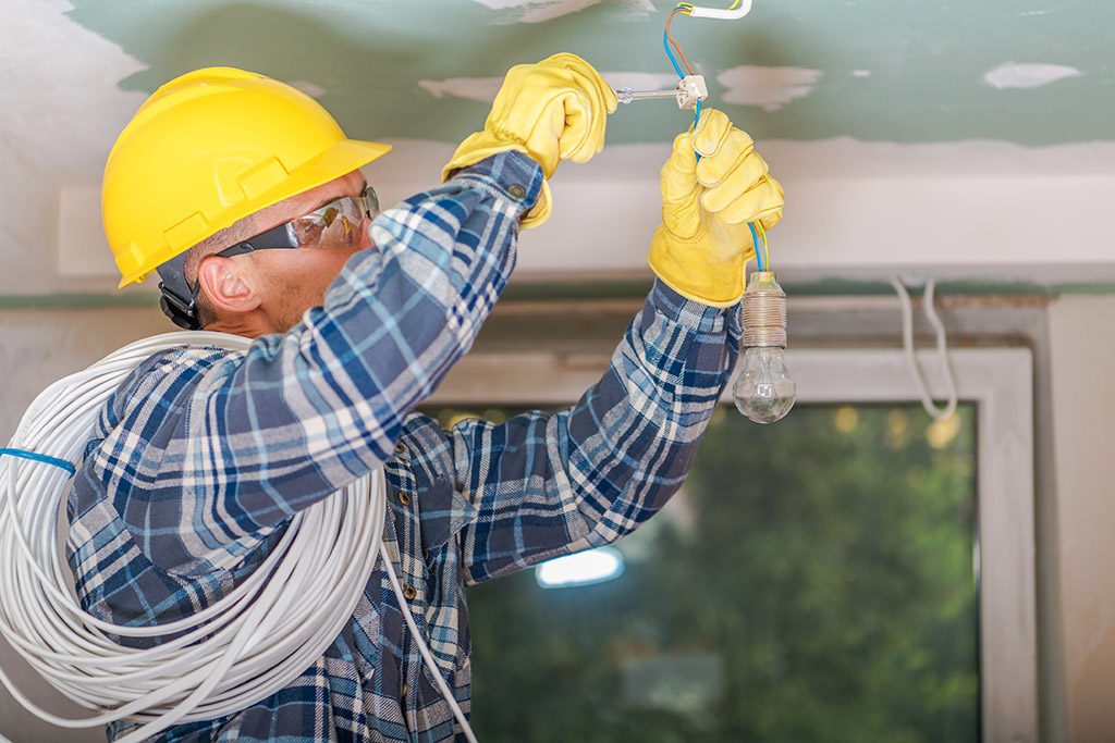 Telltale Signs of Reliable Engineers | Electrician in Myrtle Beach, SC