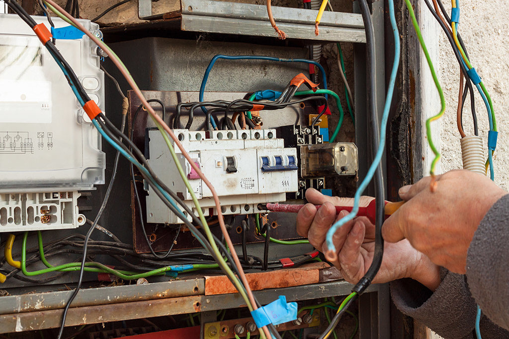 8 Signs You Need Electrician Services in Myrtle Beach, SC to Upgrade Your Old Electrical Panel
