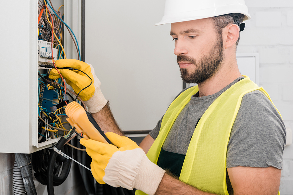 What Qualities Should a Professional Electrician Posses ...
