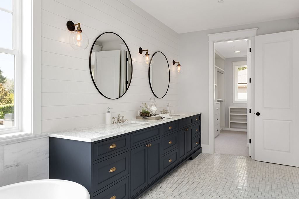 An Electrician Guide To Choosing Lighting For Your Bathroom | Myrtle Beach, SC