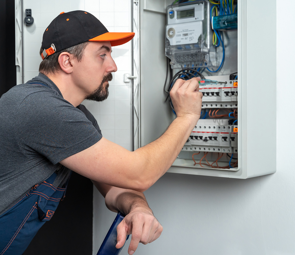 Signs Your Electric Panel Needs Replacement From An Electrician | Myrtle Beach, SC