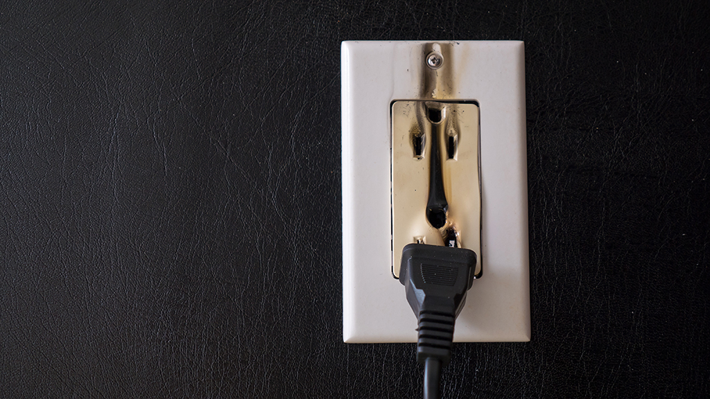 8 Signs It’s Time To Call An Emergency Electrician | Myrtle Beach, SC
